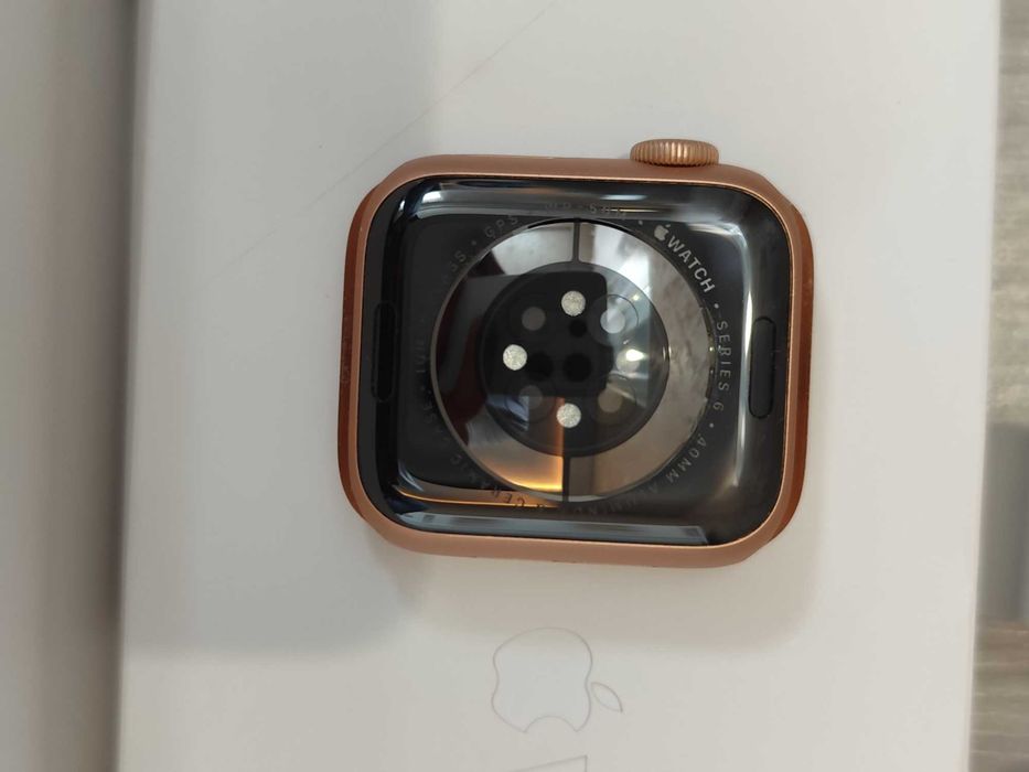 Apple watch S6 99% 40mm КАТО НОВ
