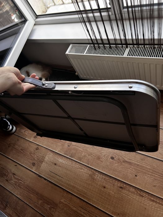 Masă pliantă portabilă – ideală pentru balcon, camping sau bucătărie