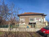 Продавам къща в село Градец
