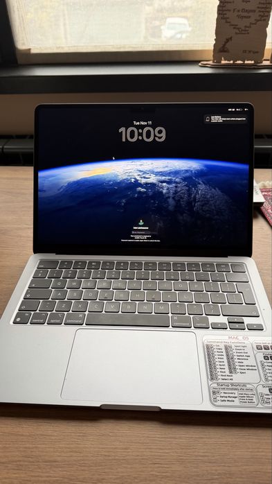 Macbook air M2 8 256GB space grey