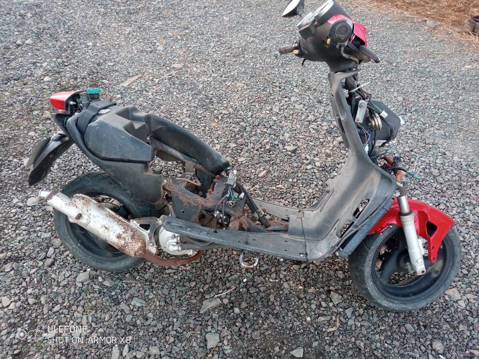 Vând scuter malaguti f12