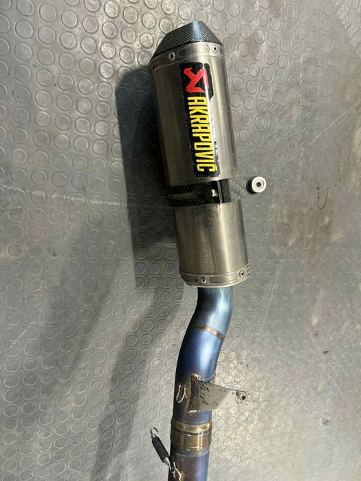 Цяла титаниева генерация Akrapovic за Honda CBR 600RR 2007-2025