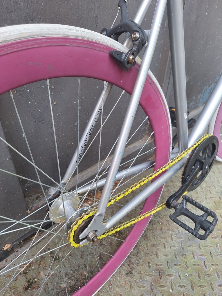 Велосипед шосеен градски single  speed