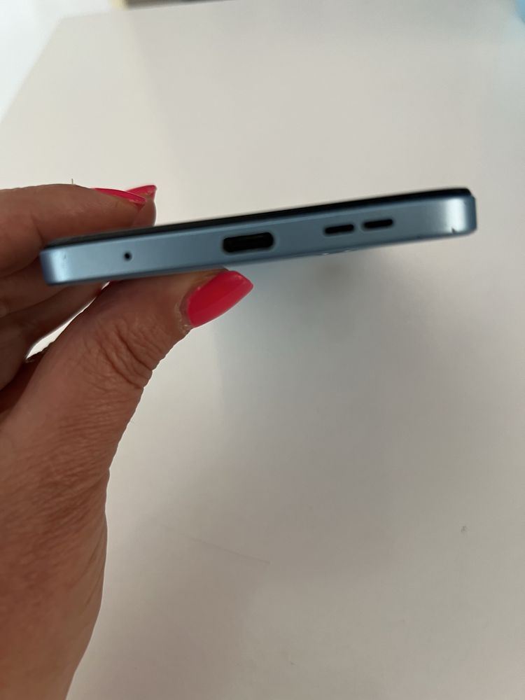 Телефон Redmi Note 12