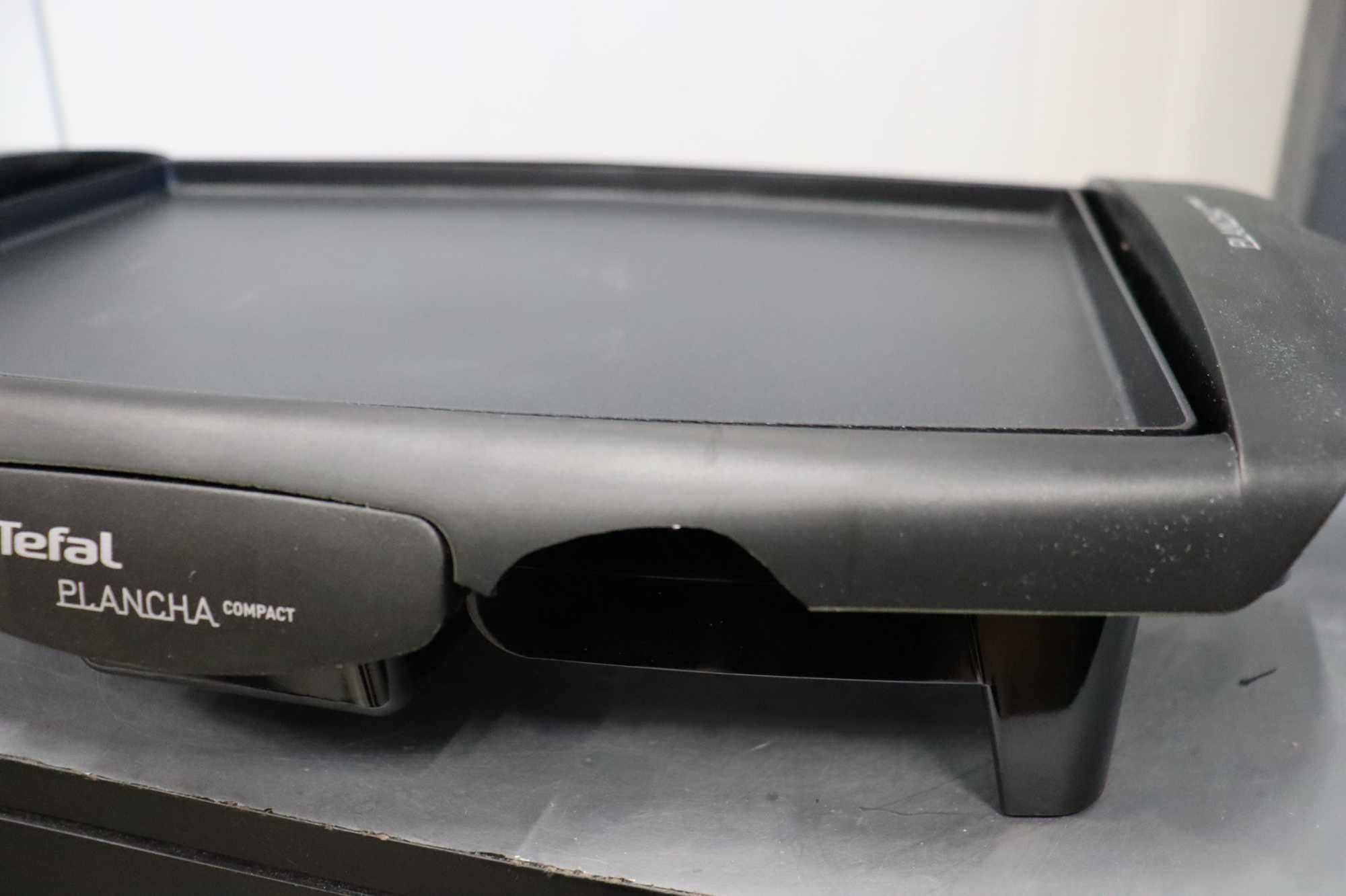 Електрическа скара Tefal Plancha Compact 1800W с ДЕФЕКТ