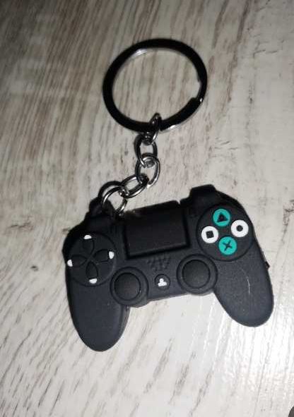 Breloc Gamepad rosu sau negru