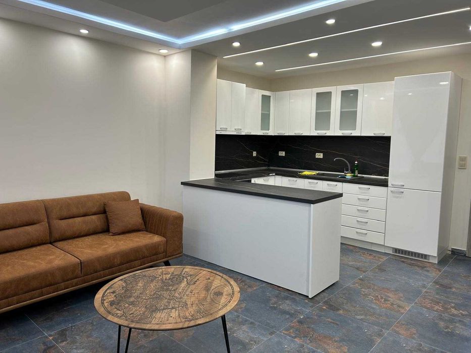 Дава се под наем Двустаен апартамент в София, Център - 80 кв.м за 750 € - Снимка #1