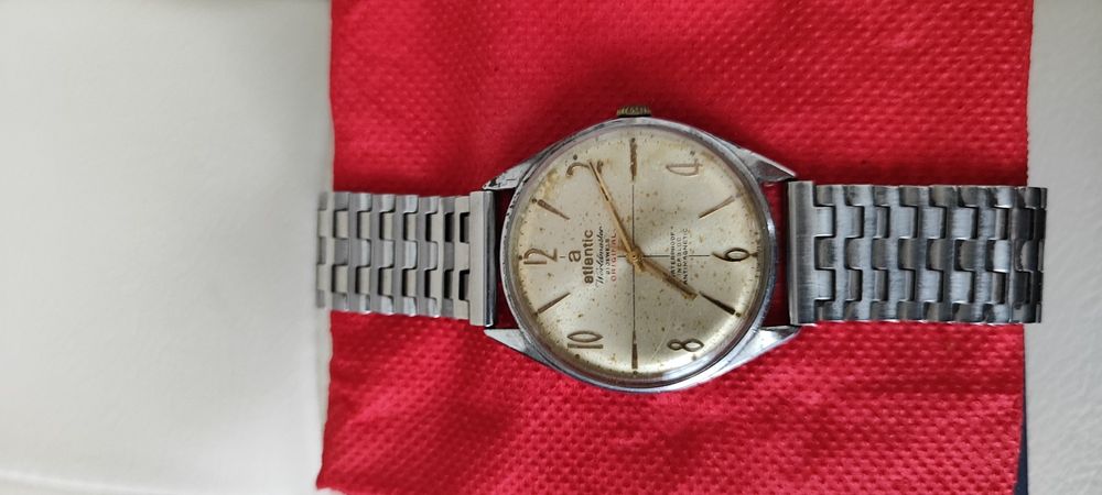 Часовници: Seiko, Breitling, Casio, Atlantic, Slava