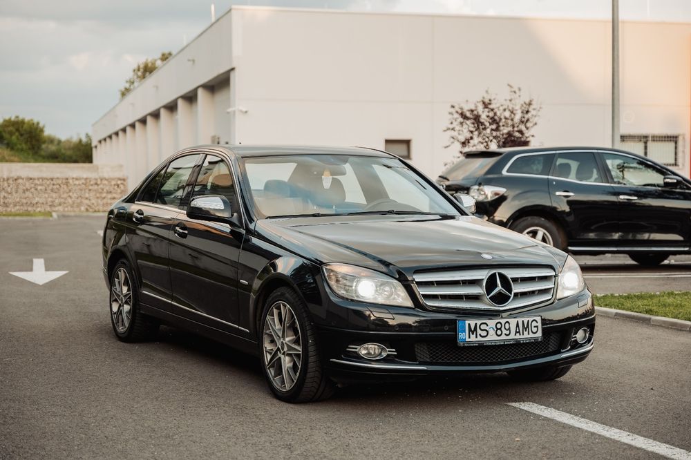 Mercedes-Benz C- Class w204