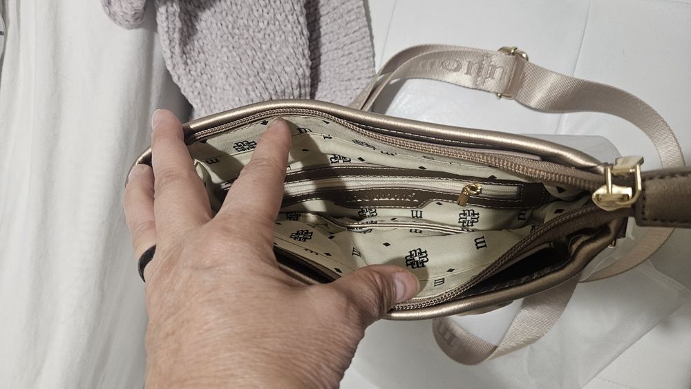 Дамска чанта луксозна както за всекидневие .