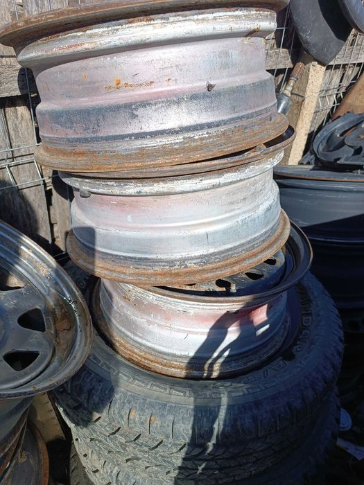 Vând roți 15-16 Opel frontera