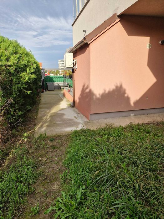 Inchiriez apartament cu curte proprie boreal/Tomis plus