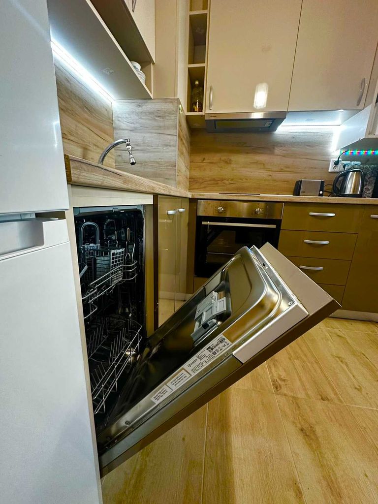 Дава се под наем Двустаен апартамент в Варна, Младост 1 - 60 кв.м за 433.5 € - Снимка #5