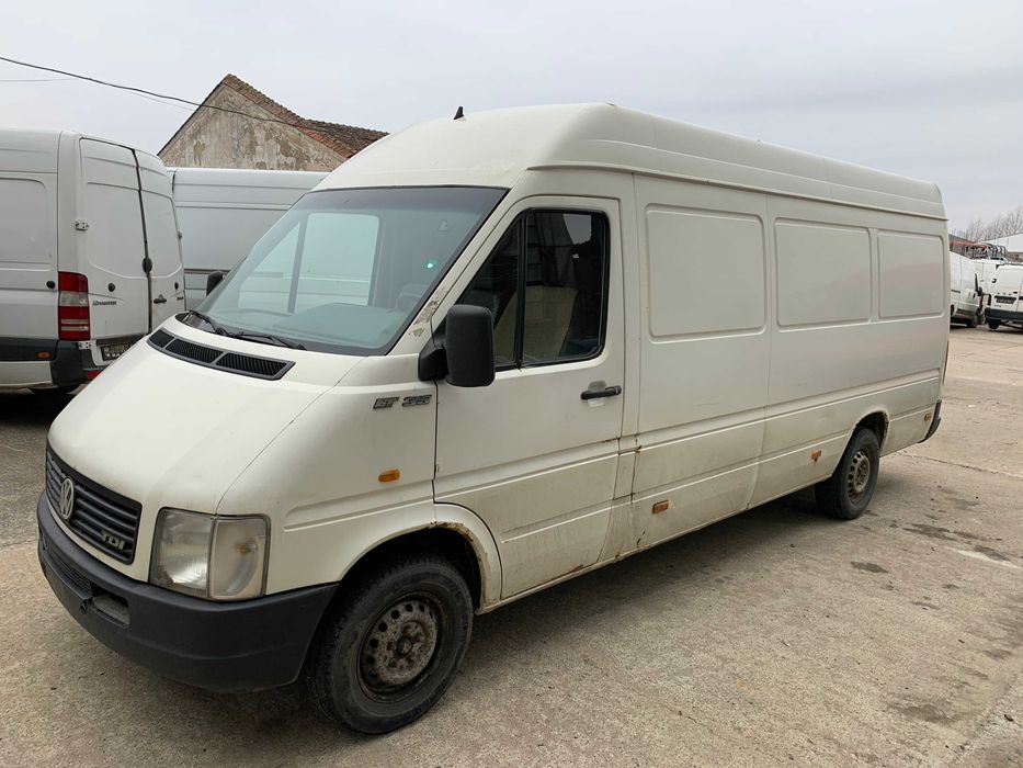 Dezmembrez Volkswagen LT 28,35,46 2.5 TDI 109 cp AVR,ANJ 2004