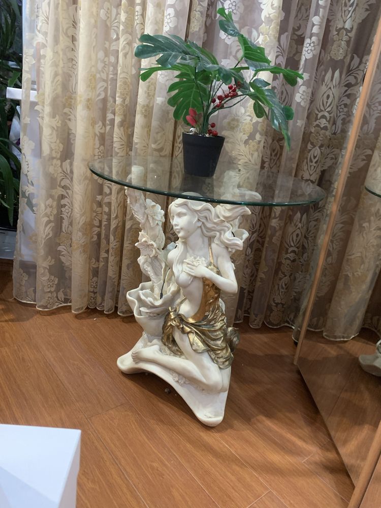Продам столик