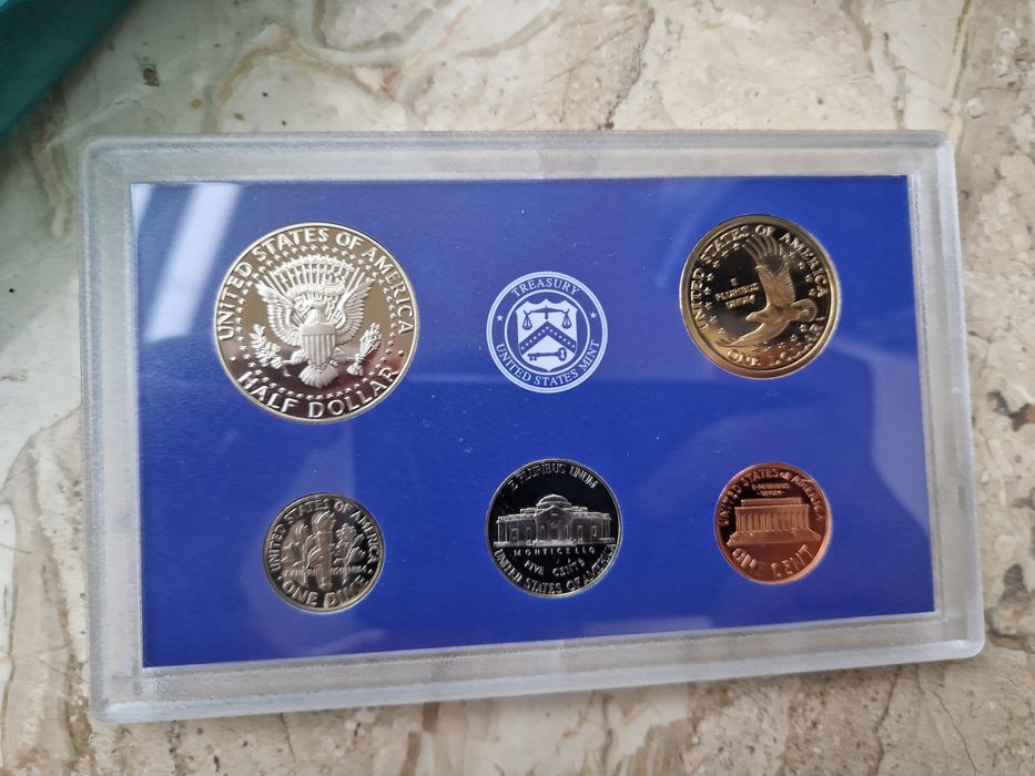 Сет монети САЩ 2000г