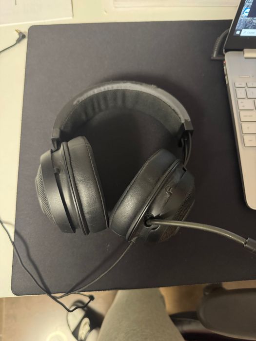 Vand mouse + casti RAZER, mouseul- Bazilik v3 si castile- Kraken