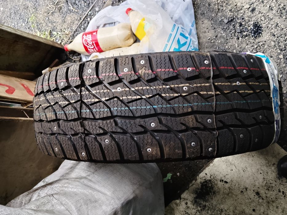Продам зимний 15  шины 2 новый 2 бу