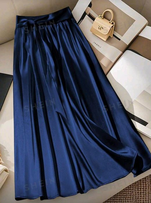 Fusta eleganta satin marimea L, noua