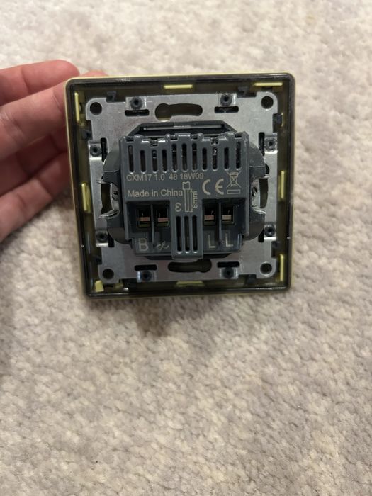 ДИМЕР КЛЮЧ механизъм  LEGRAND NILOE и капаче