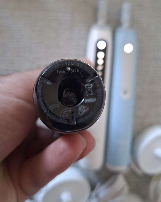 Periute de dinti Oral B, IO3, IO5