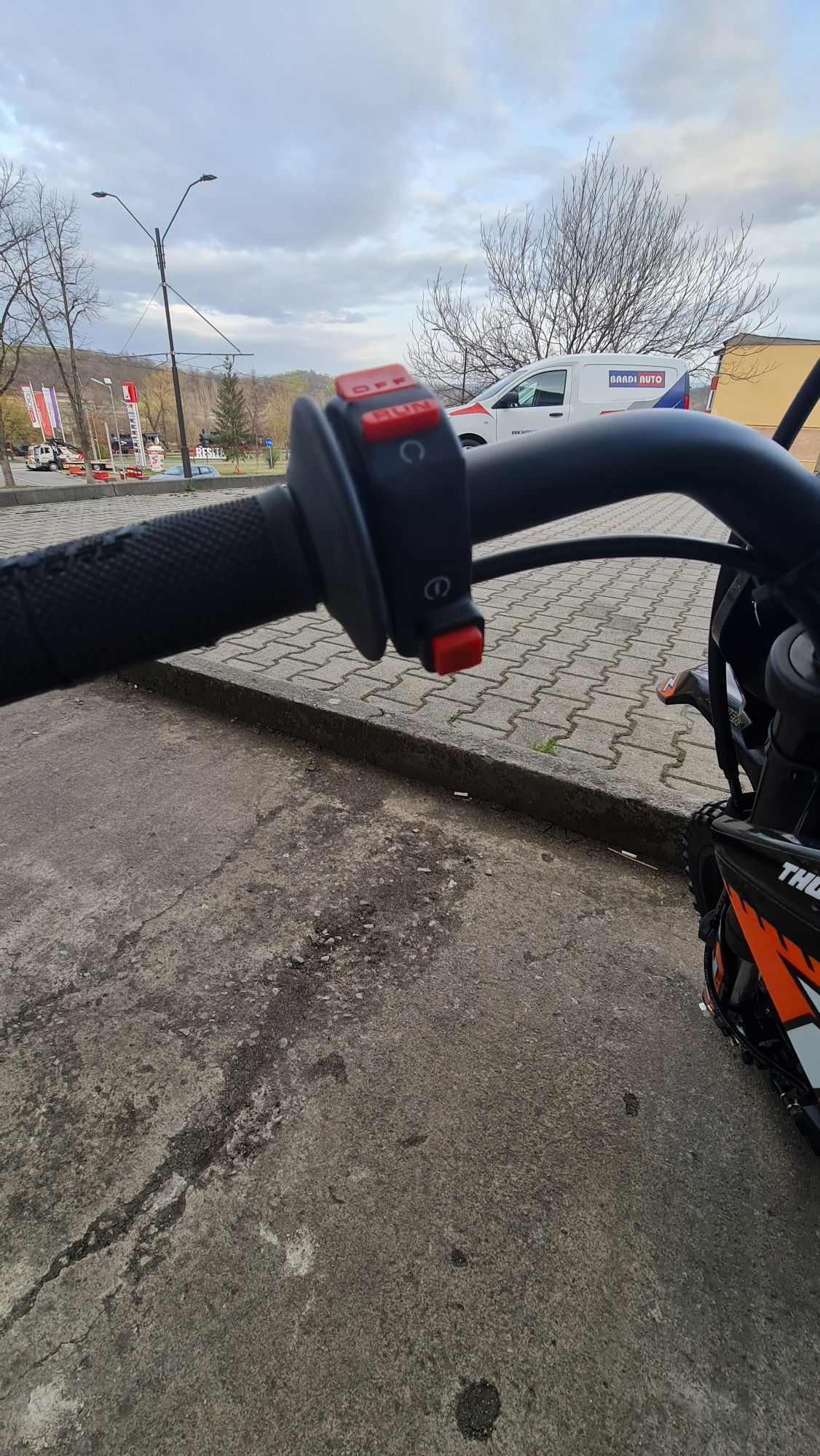 Motocross Motor Enduro Apollo RFZ 110cc Automat E-Start Far LED