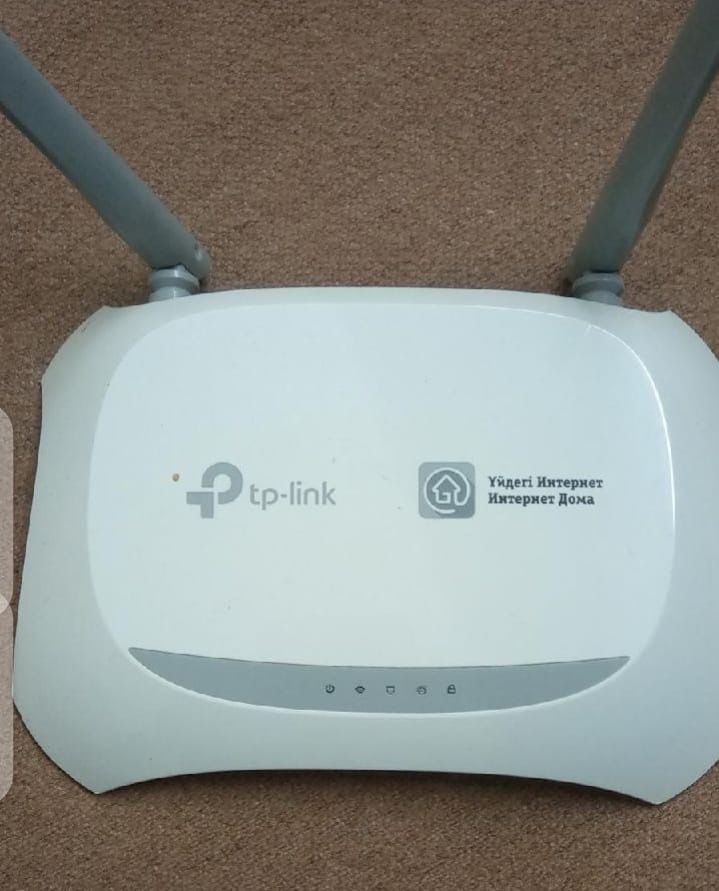Почти новый.Маршрутизатор Tp Link TL WR840N