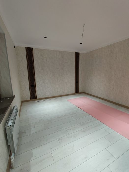 Просторный дом с участком 7 соток в центре Кибрая