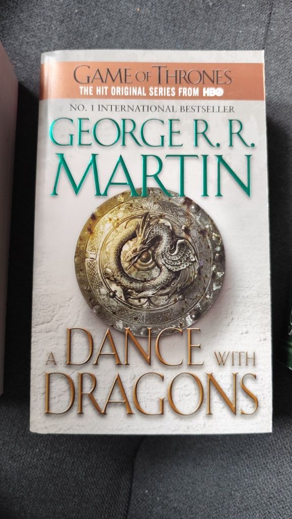 Първите 5 книги от серията Игра на Тронове , Game of thrones