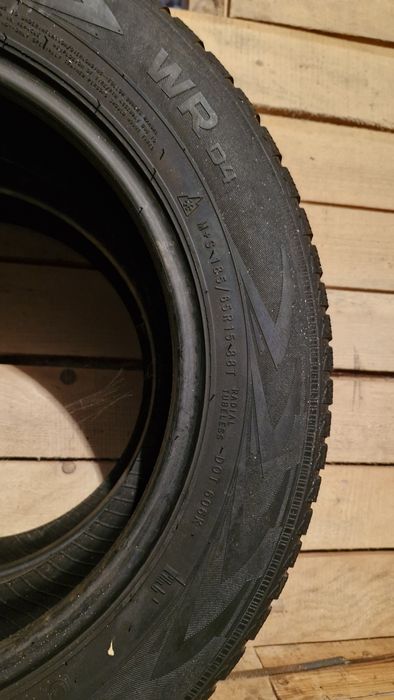 Vând anvelope de iarna 185/65 R15