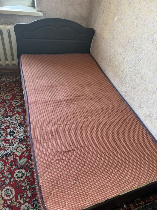 Кровать отдам за 90/85 договоримся есть две кровати)