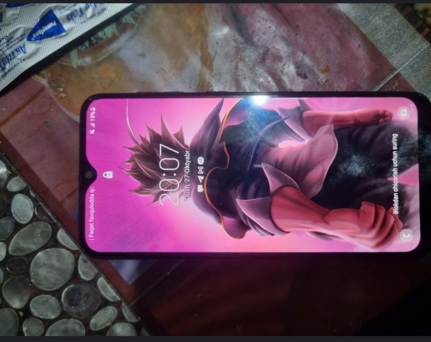 Телефон Самсунг а50..64+6