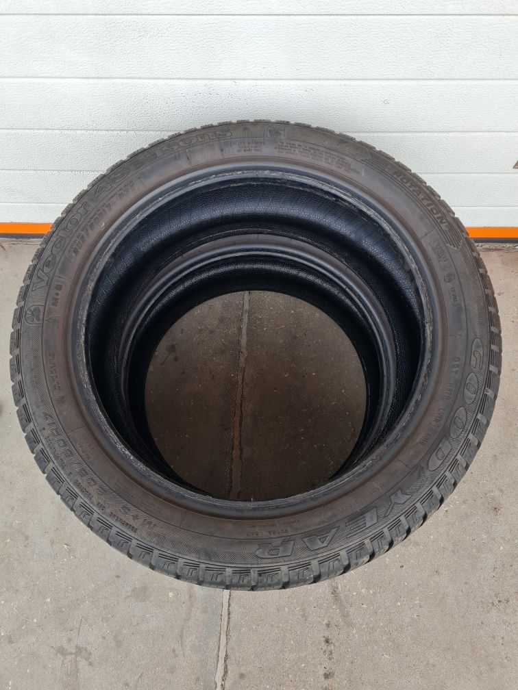 Всесезонни гуми 2 броя GOODYEAR Vector4seasons 205 50 R17 дот 4018
