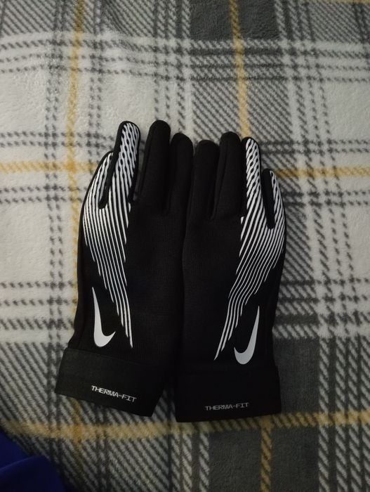 Vând Mănuși nike,  De fotbal, pentru copii