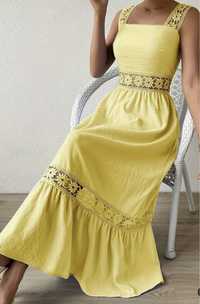 Жълта дълга лятна рокля с дантела