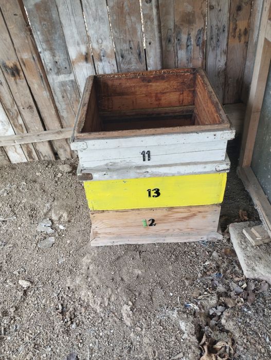 Кошери в добро състояние .С по един магазин също в добро състояние.