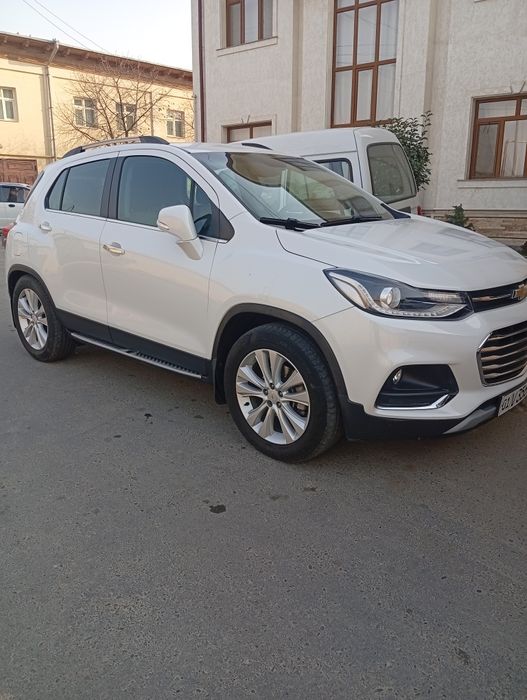 Treker 1 sotiladi. 2019 yil. Avtomat