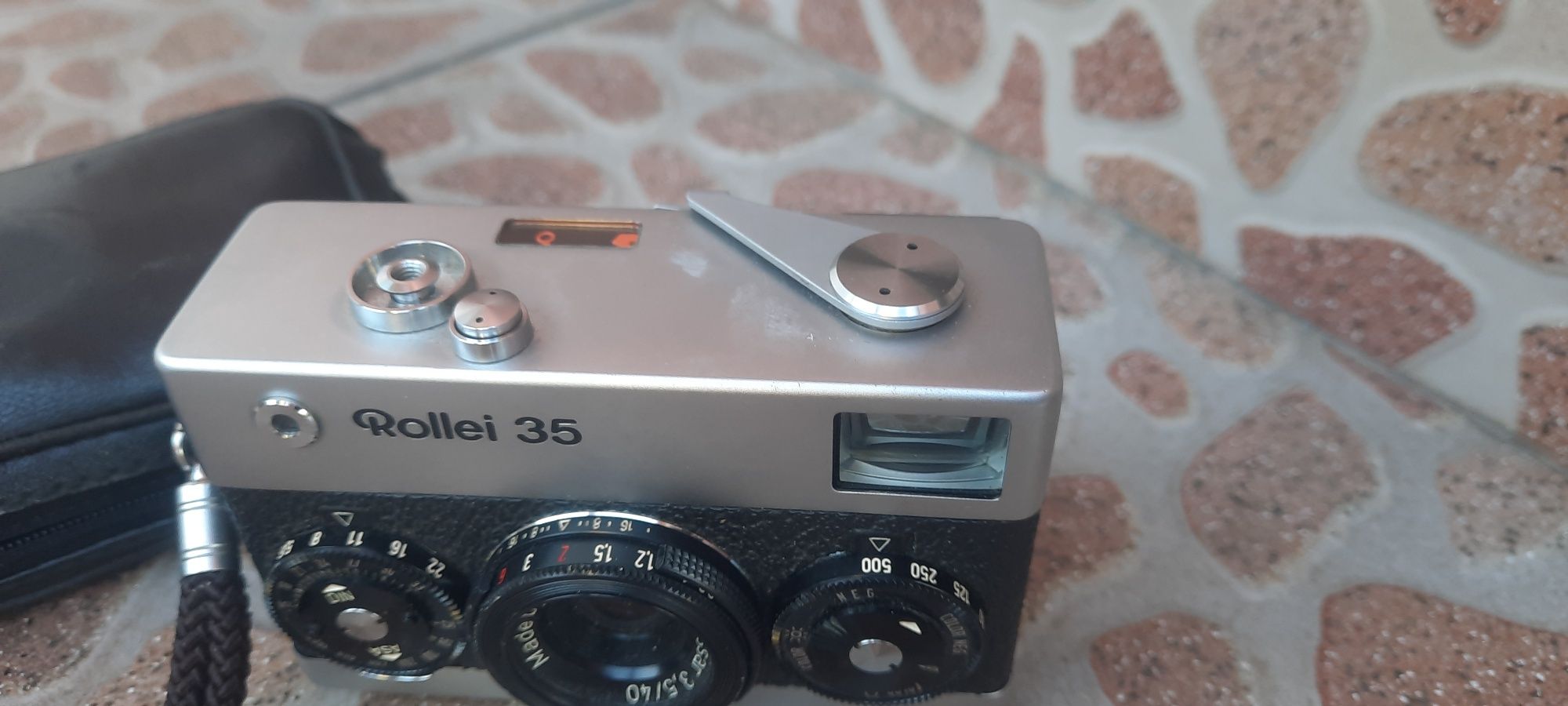 Фотоапарат  Rollei 35