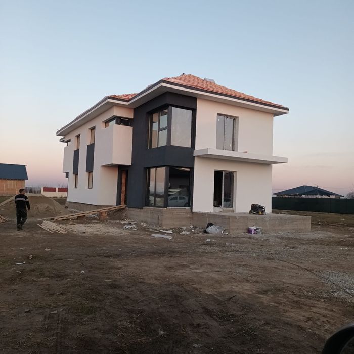 Echipa de meseriasi (Dulgheri, fierari, zidari, zugravi)