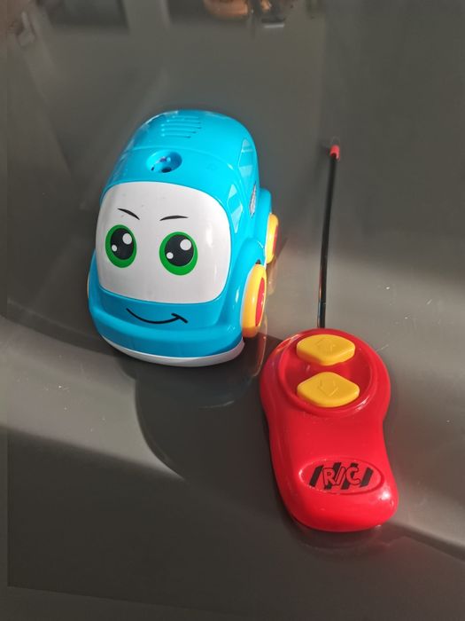 Mașinuță cu telecomandă