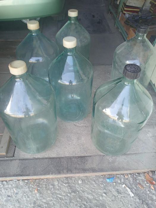 Продам советские бутыли 20 л