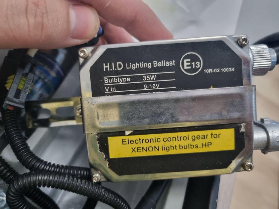 Vând Kit instalatie Xenon