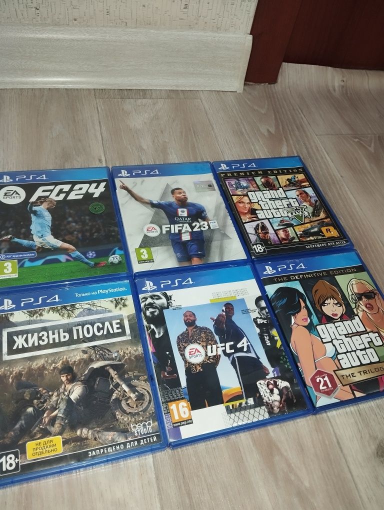 Продам ps4 fat в хорошем состоянии