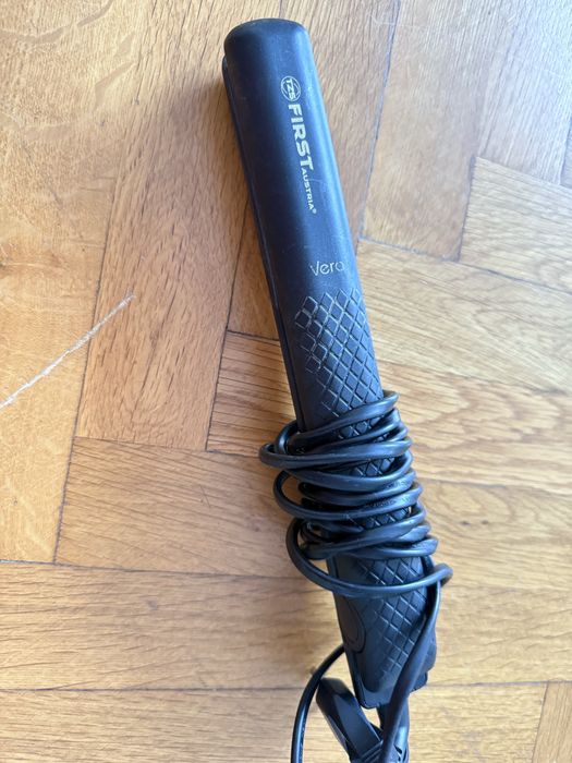 Преса за изправяне на коса First