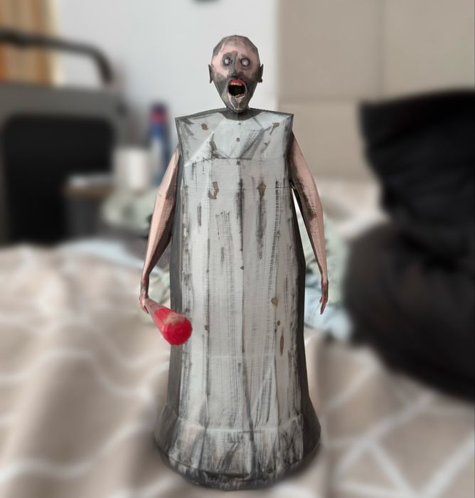 Баба Грани/Granny и The Nun/Монахинята фигурки