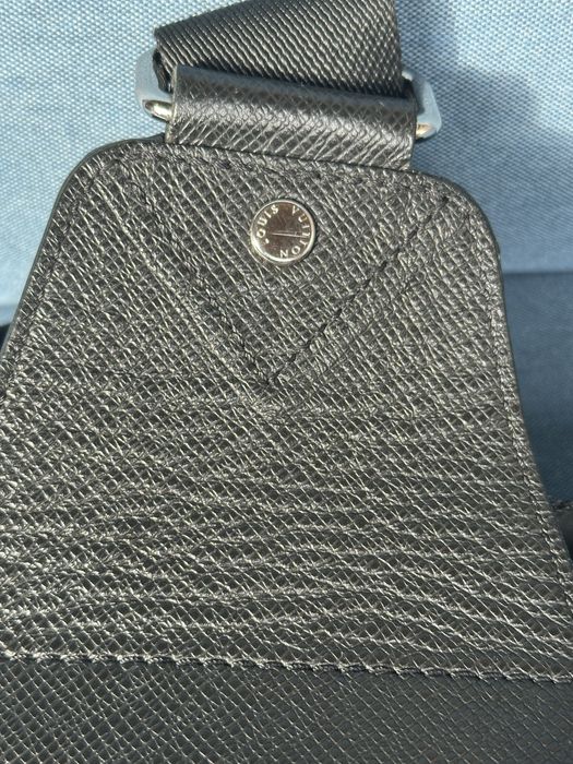 LOUIS VUITTON Avenue sling Waist bum