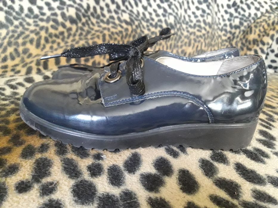 Ботиночки детские в отличном состоянии 2 пары ,р.34 и 36