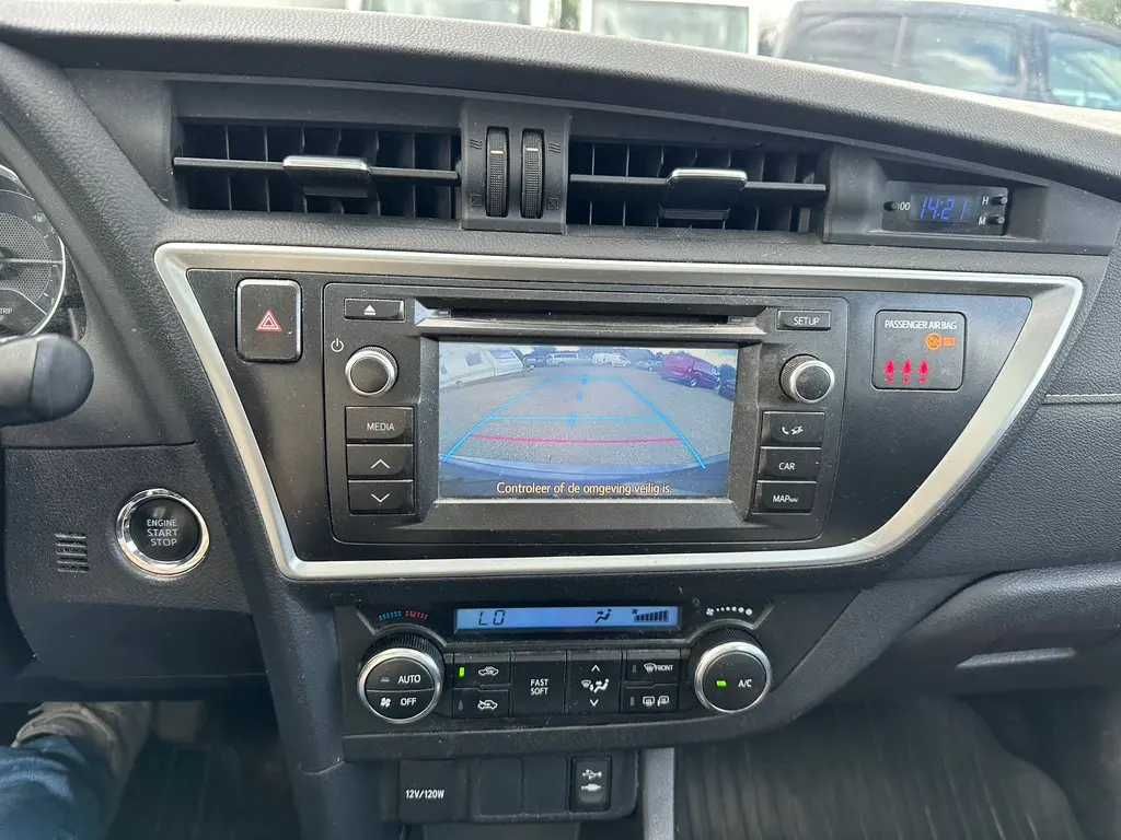 Toyota - Auris - 2015 1.4 D 90 кс. Каско