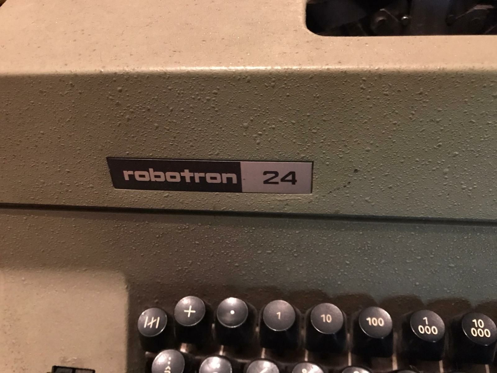 Vand masina de scris ROBOTRON 24