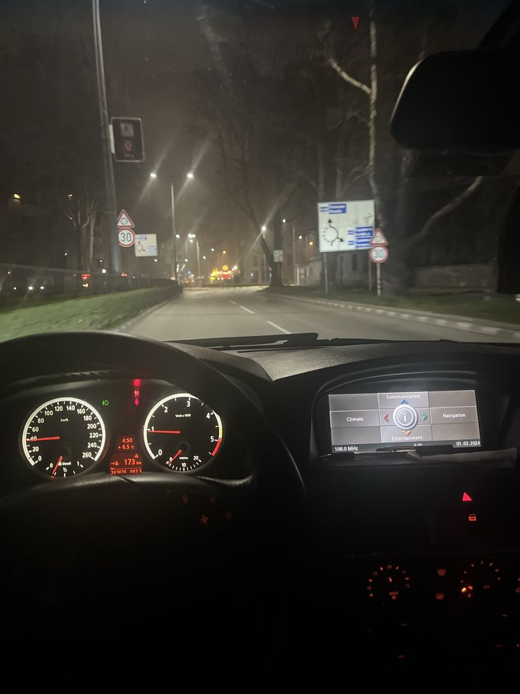 Bmw 525d………………..